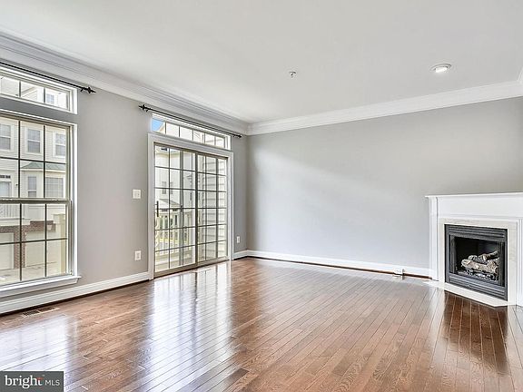 3rd image of 46373 Monocacy Sq