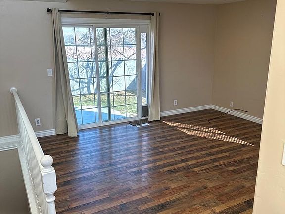 3rd image of 4452 W Barrington Dr