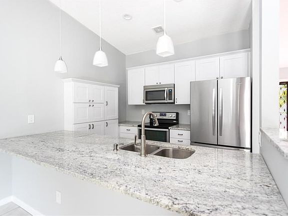 5th image of 17 Winchmore Ln