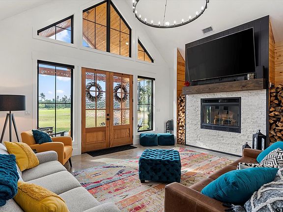 3rd image of 3079 County Road 3115 N