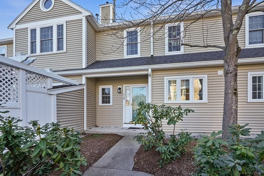 2 bed, 1087 sqft, $3,100 — Photo 1
