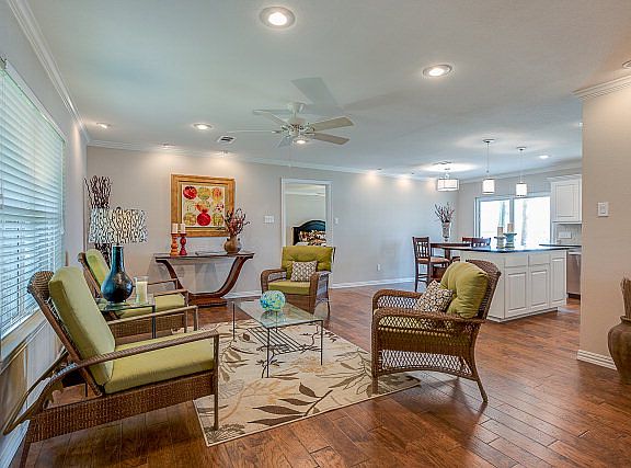 5th image of 420 Forest Ln