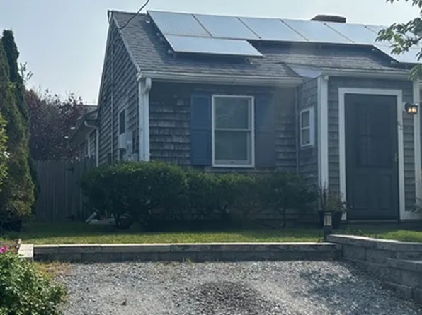 62 Lagoon Pond Rd #A, Vineyard Haven, MA 02568