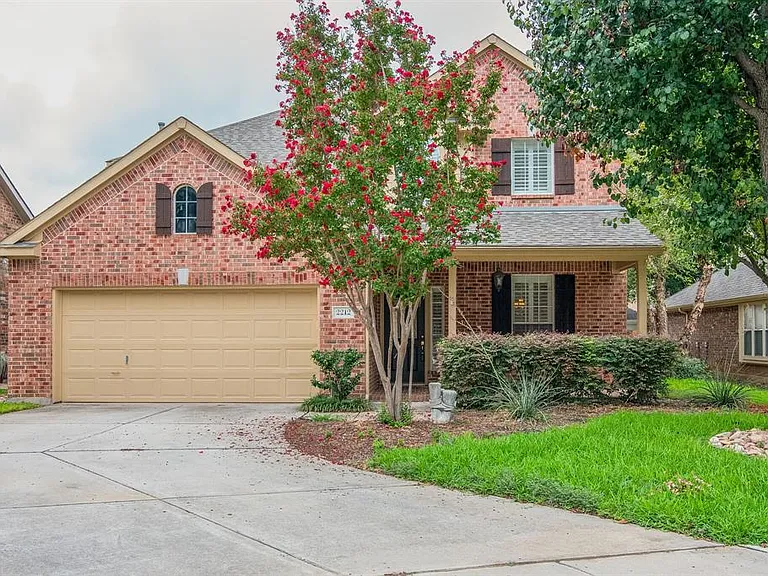 2212 Bayou Ct — Photo 2