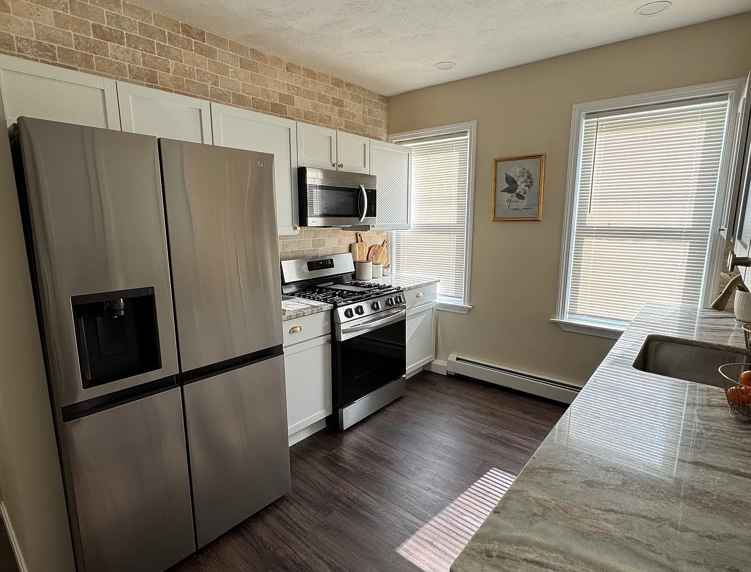 2 bed, 1100 sqft, $2,200 — Photo 4