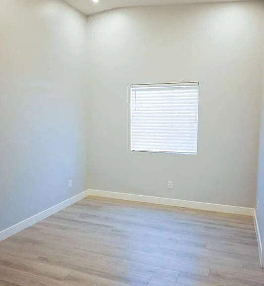 2531 E Broadway Rd — Photo 16