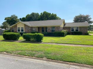 391 Dawn Ln, Mary Esther, FL 32569