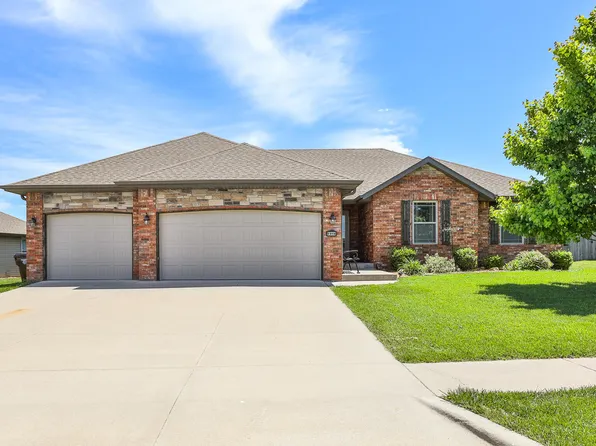 1918 N Brook Hollow Drive, Nixa, MO 65714