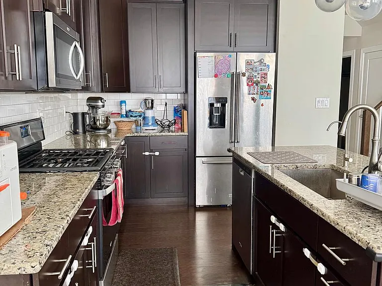 607 Mockernut Ct — Photo 5