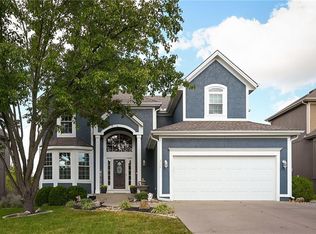 324 Sycamore Dr, Raymore, MO 64083