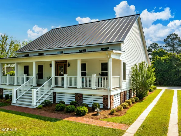 204 High Street, Oriental, NC 28571