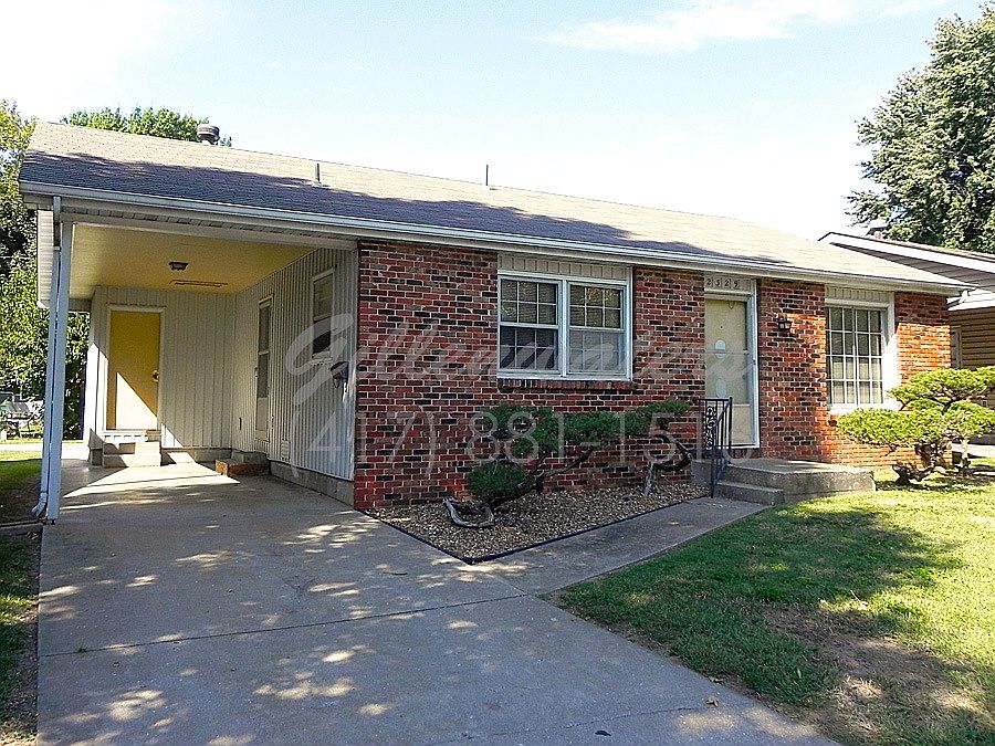 2329 S National
