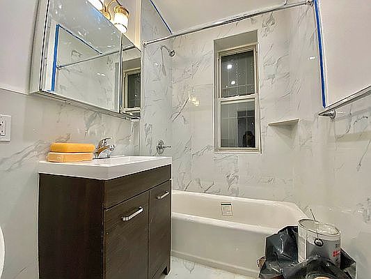 4th image of 304 E 83rd St APT 2D