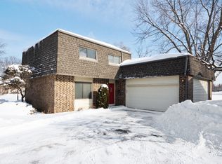 624 E Granville Ave, Roselle, IL 60172
