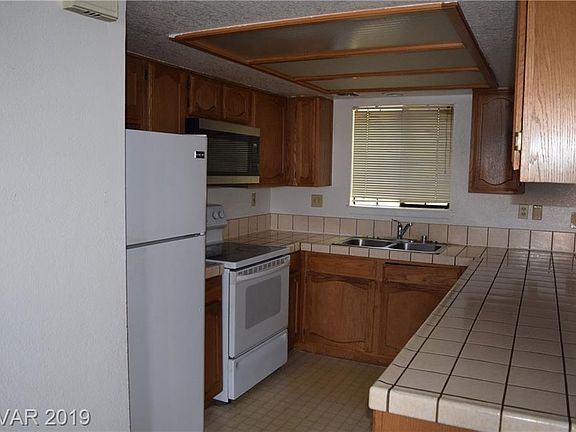 3rd image of 4261 Sanderling Cir Unit 322