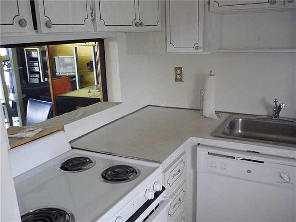 5th image of 2910 Point East Dr APT M604