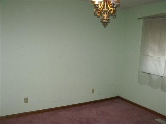 4th image of 6794 N Point Dr