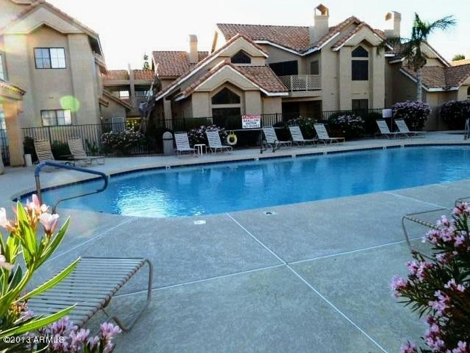 Two beautifull swimming pools and jacuzzi- spa