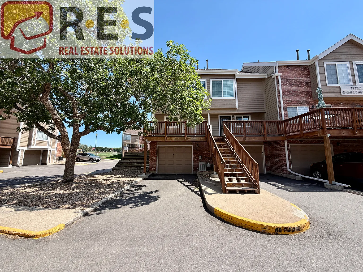 2 bed, 2.5 bath, 1034 sqft, $1,895 — Photo 1