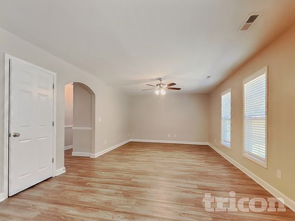 2nd image of 1655 Crestlawn Trl