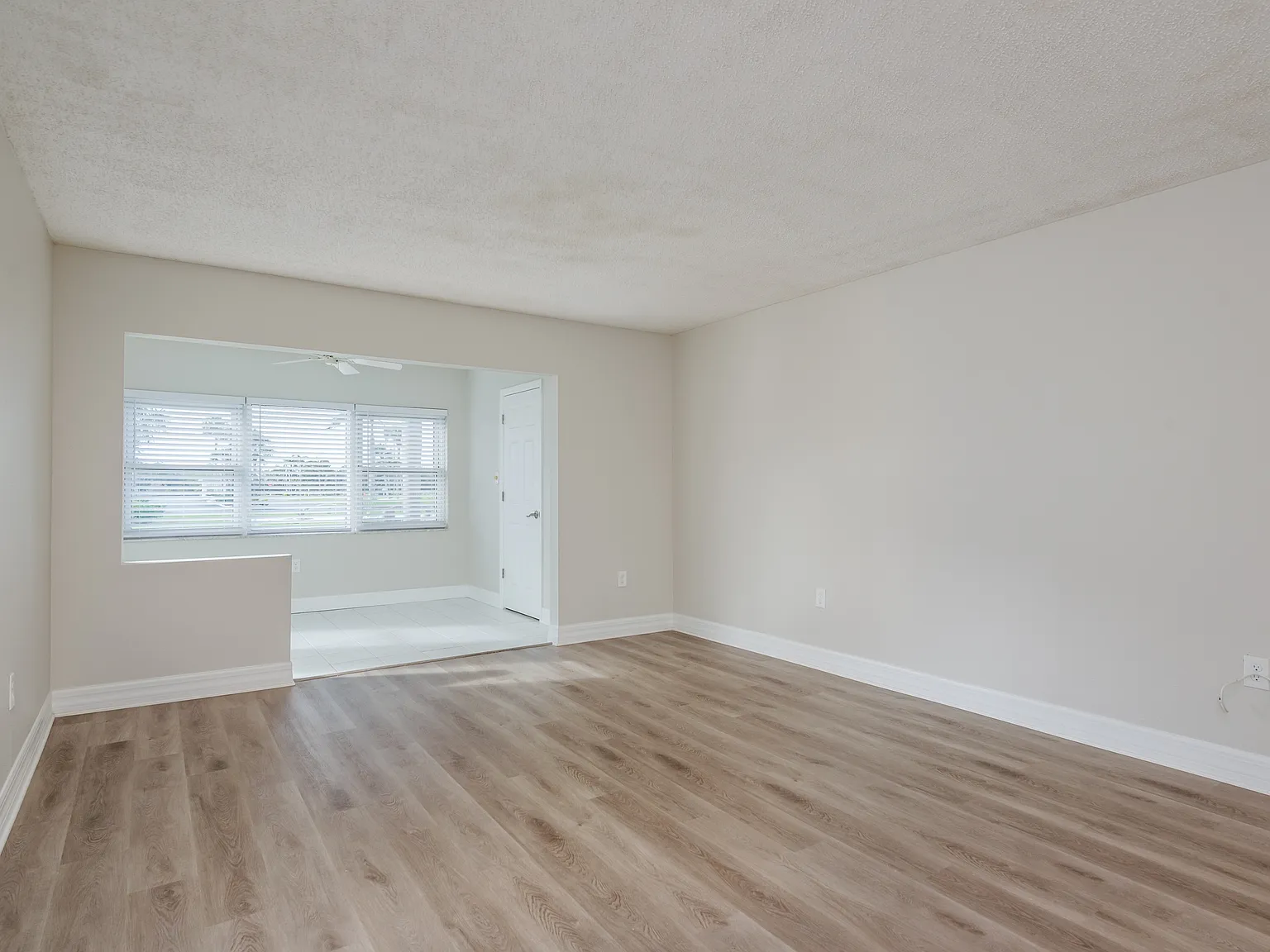 8 Glencoe Pl — Photo 3