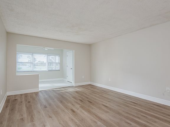 3rd image of 8 Glencoe Pl