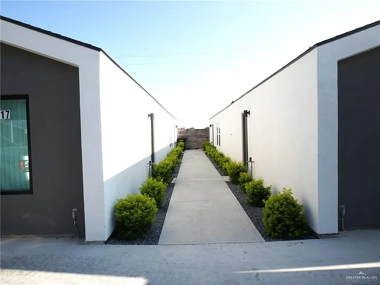 1317 E Iris Ave #1 — Photo 3