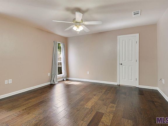 5th image of 44503 Lakewood Dr