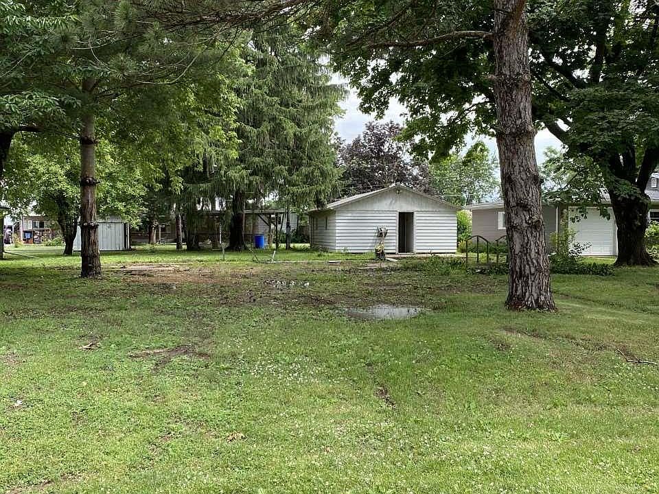 1st image of 158 Lake Warren Dr