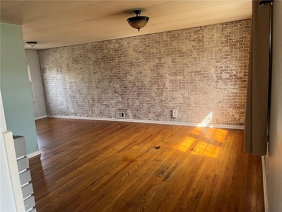 3rd image of 1602 NE 65th Ter
