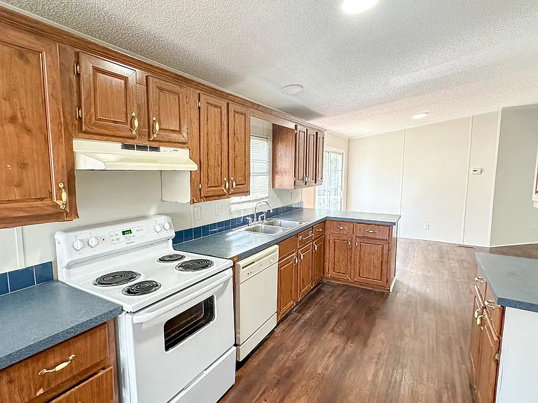 16487 Brittany Way — Photo 15