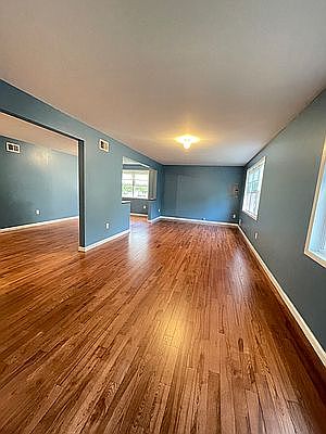 1st image of 437 Clifton Ave Floor 1