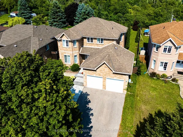 31 Logan Ct, Barrie, ON L4N 8G9