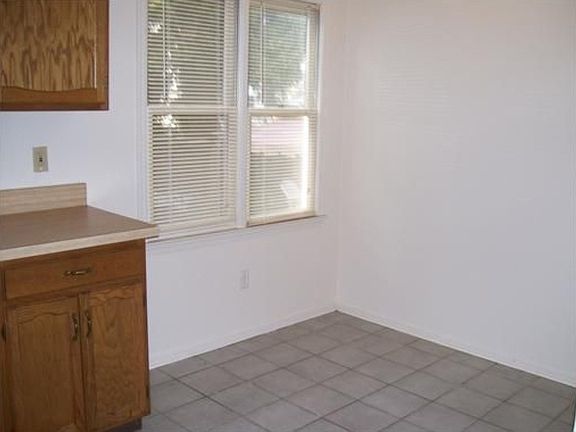 Eat-in Kitchen