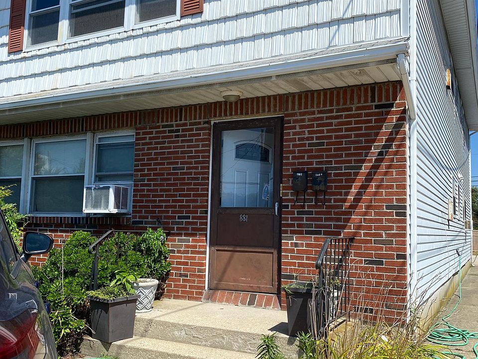 1st image of 881 E Park Ave #2B