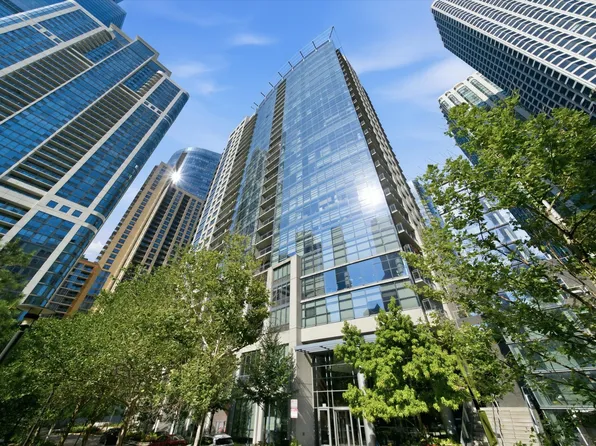 201 N Westshore Dr APT 1708, Chicago, IL 60601