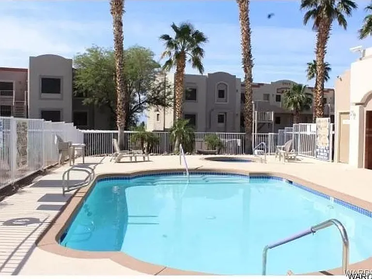 2060 Mesquite Ln #F105 — Photo 19