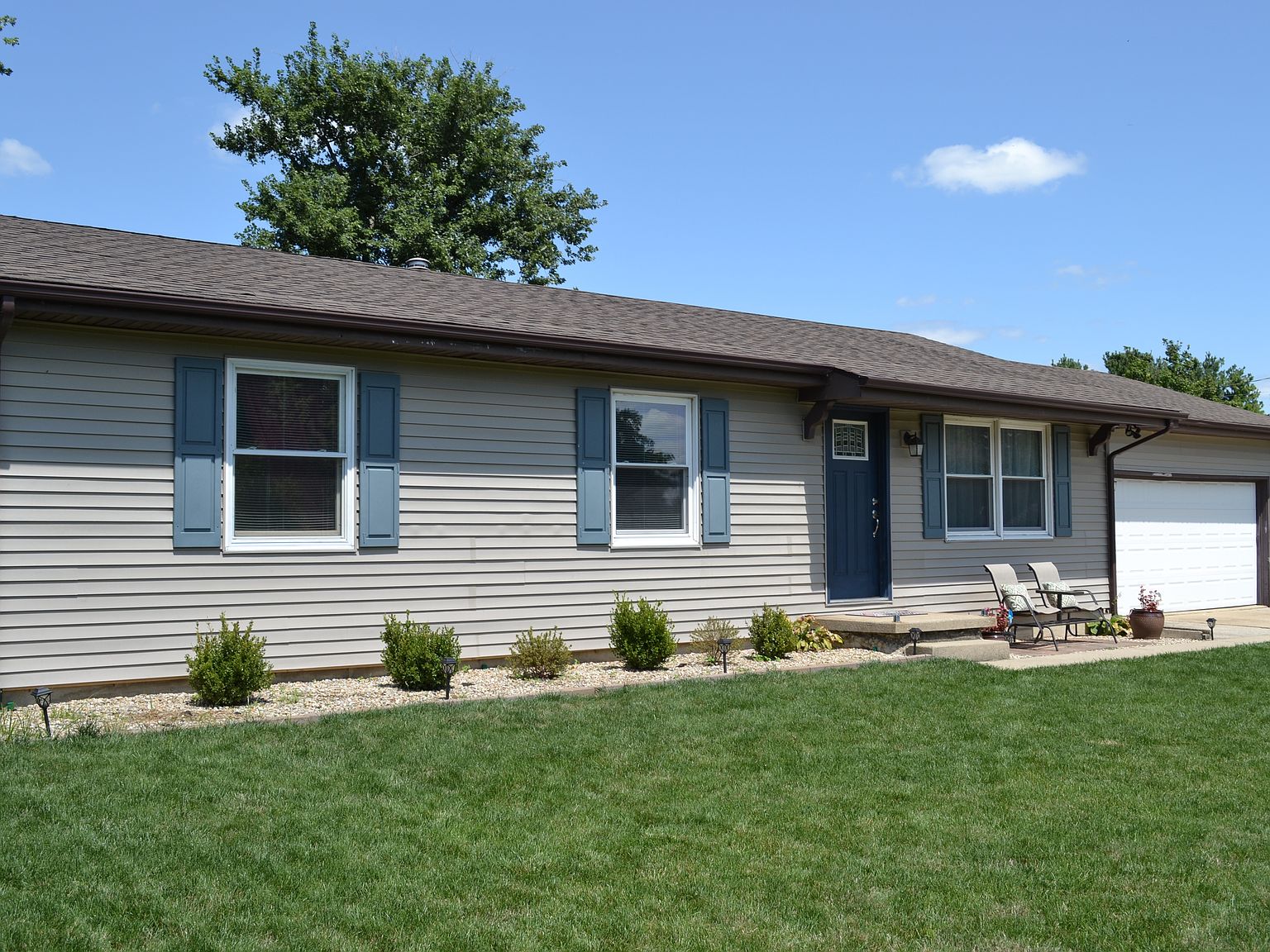 312 Lawrence St, Illiopolis, IL 62539 Zillow