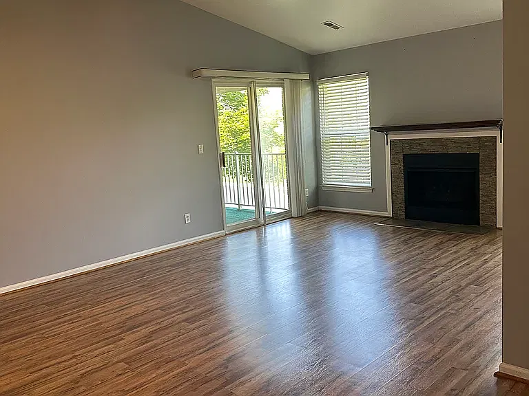 2 bed, 1388 sqft, $1,800 — Photo 4
