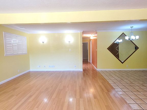 4th image of 3684 Cas Dr