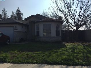 1299 Capistrano Ave, Tulare, CA 93274
