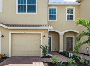 2876 Citrus St, Naples, FL 34120
