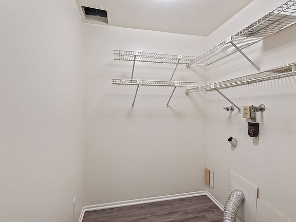 2nd image of 1520 Redwood Cir