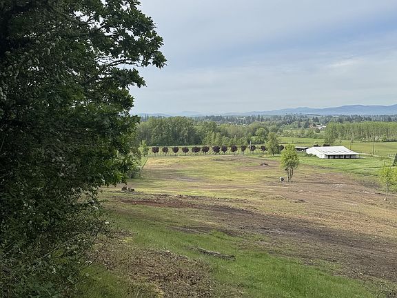 4th image of SE Rice Ln