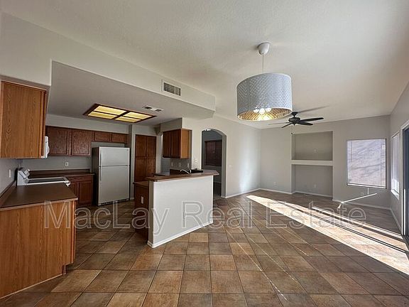 5th image of 10113 E Carmel Ave