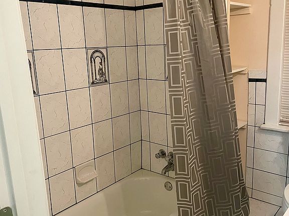 4th image of 2735 Bruxelles St Unit A