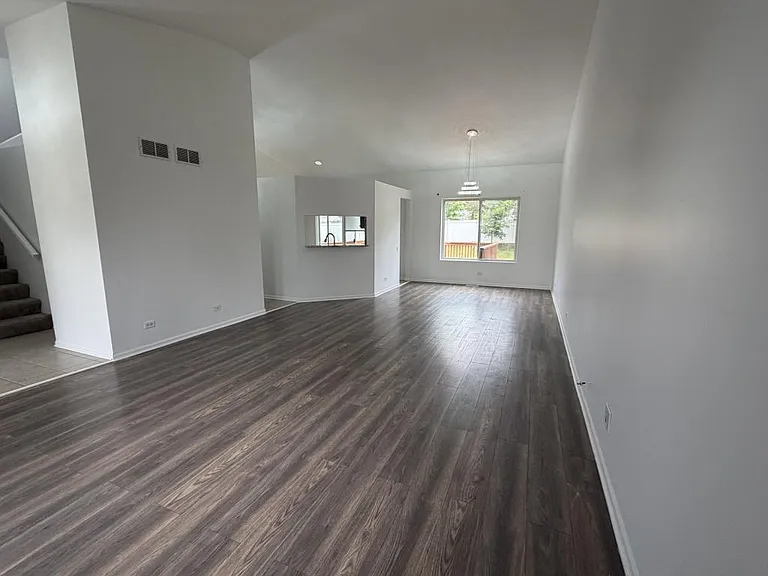 2354 Nantucket Ln — Photo 3