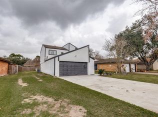 605 S Remington Dr, Angleton, TX 77515