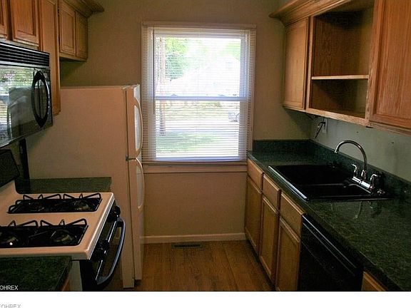 4th image of 641 Eastern Heights Blvd