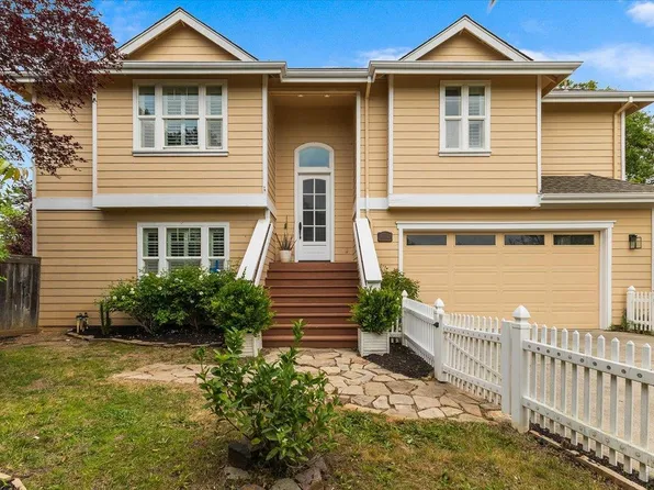 103 Paul Wittke Drive, Healdsburg, CA 95448